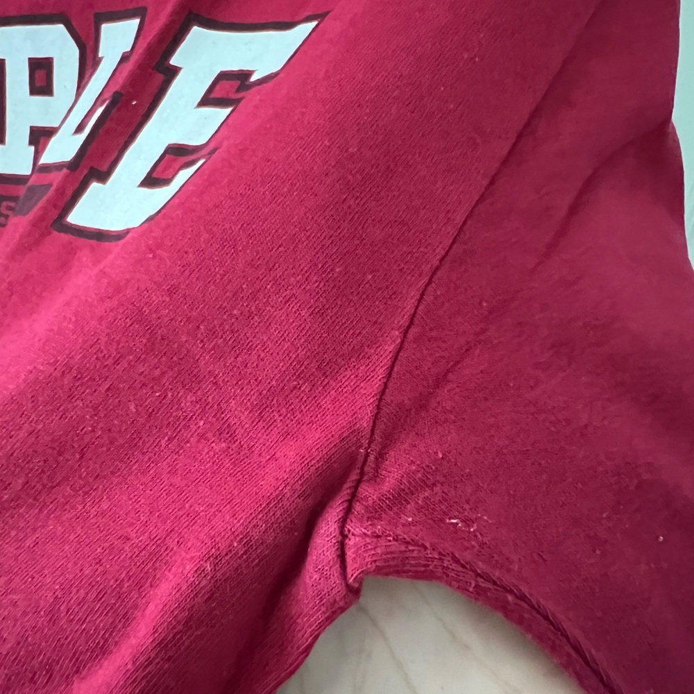 🔴GILDAN: Unisex M, red Temple University logo short sleeve t-shirt preowned🔴 - Picture 6 of 8